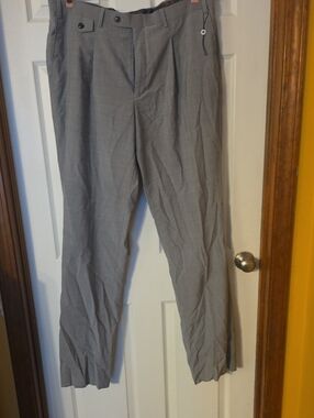 Men's Tailored Dress Pants in Light Gray